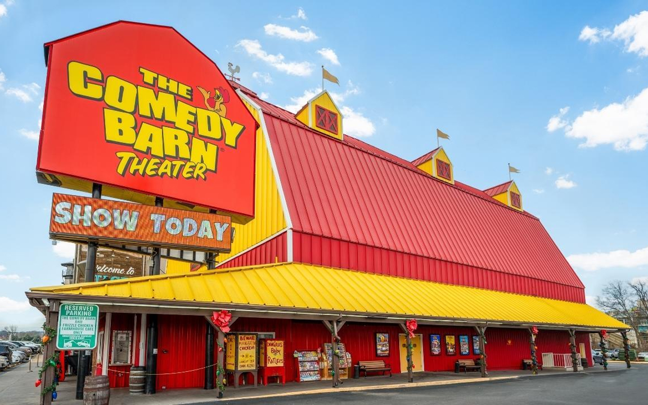 comedy barn pigeon forge tn